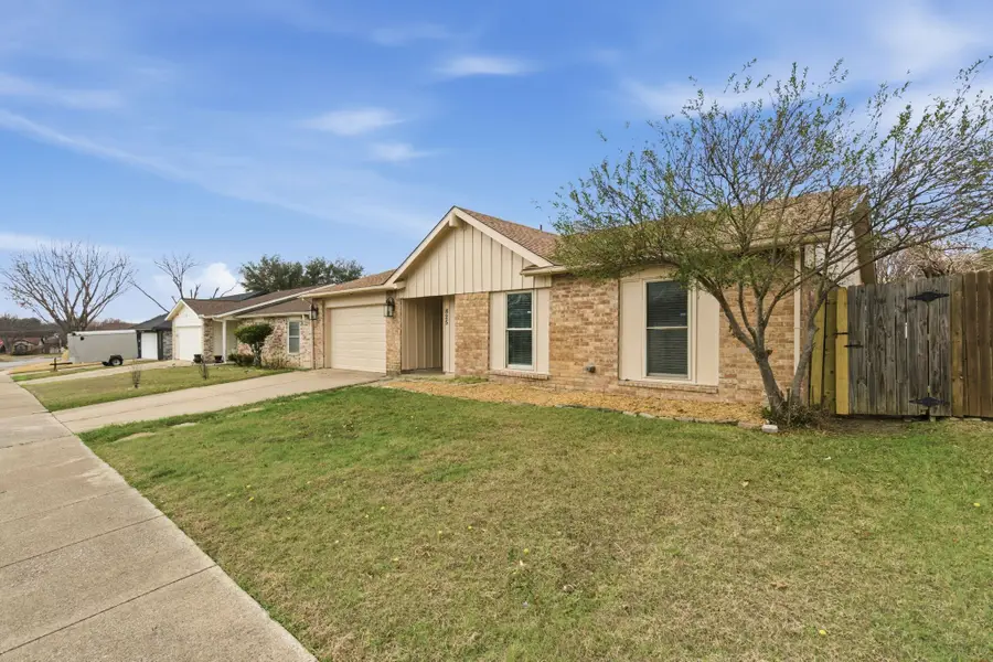 825 W Embercrest Drive, Arlington, TX 76017 - #3