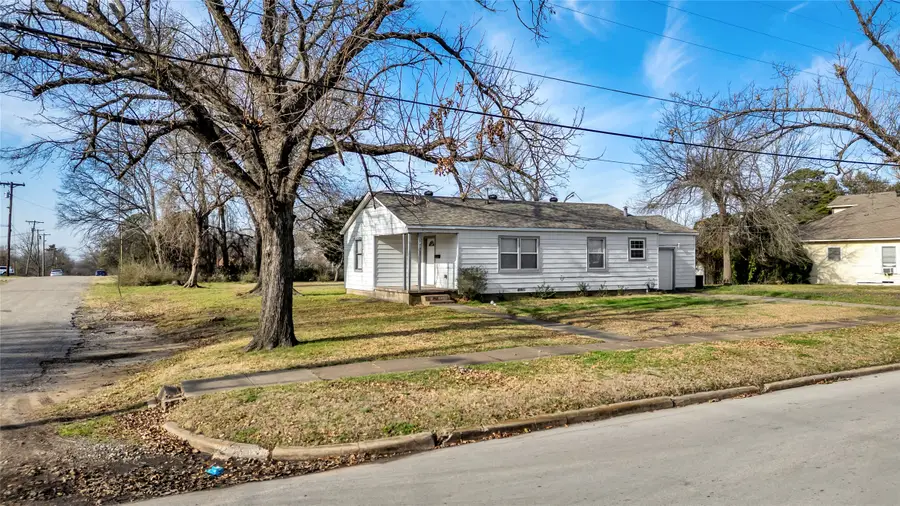 901 Johnson Street, Terrell, TX 75160 - #3