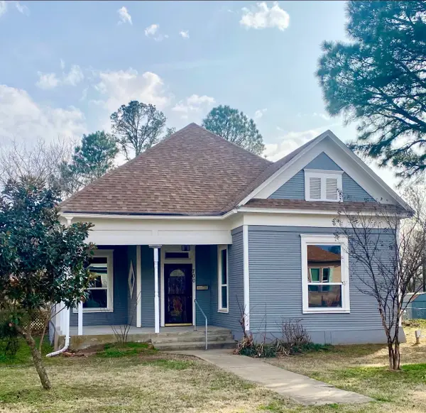 700 W Monterey Street, Denison, TX 75020