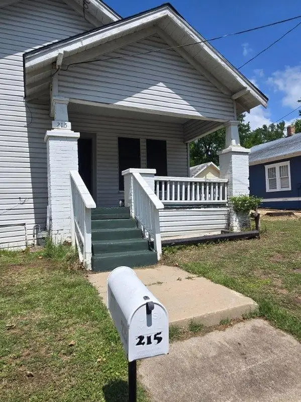 215 Bell Street, Gainesville, TX 76240 - #3