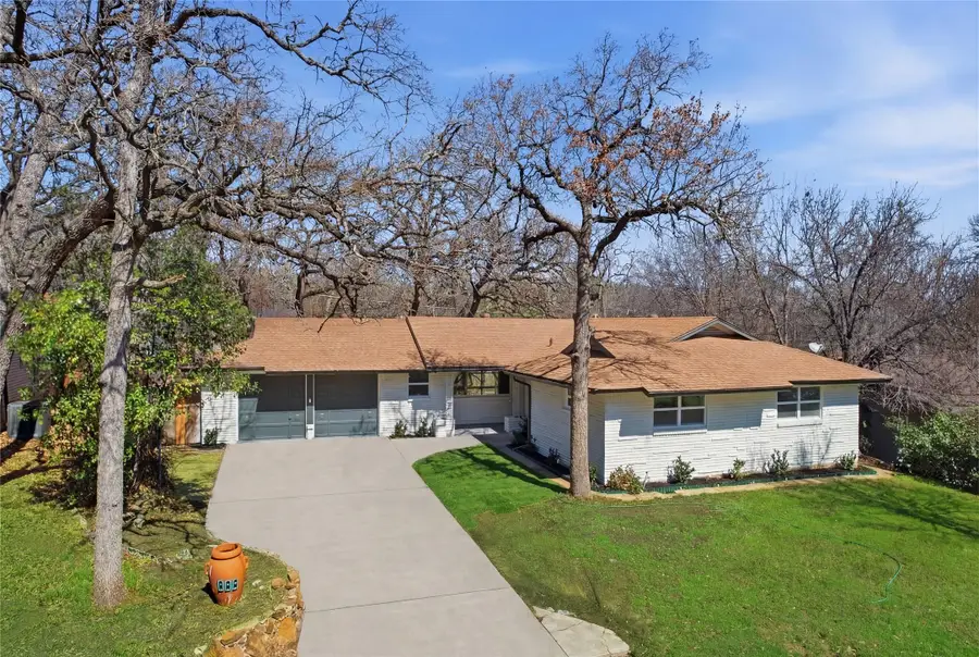 608 W Redbud Drive, Hurst, TX 76053 - #2