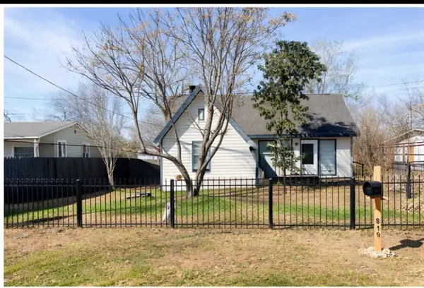 819 Sams Drive, San Antonio, TX 78221