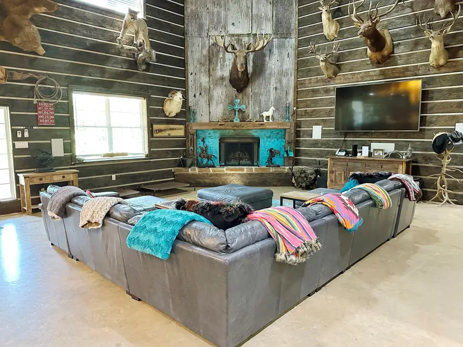 1990 Jim Harry Loop, Sunset, TX 76270 - #3