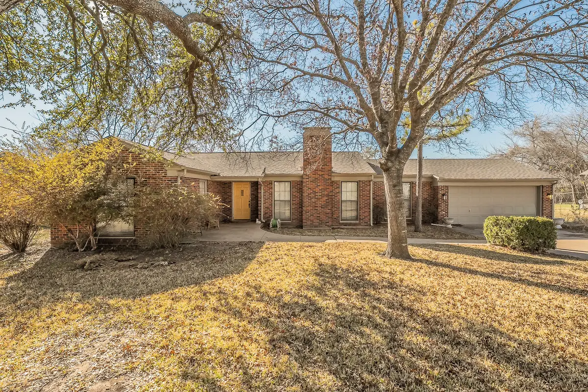 202 S Tower Street, Weatherford, TX 76086 - #1