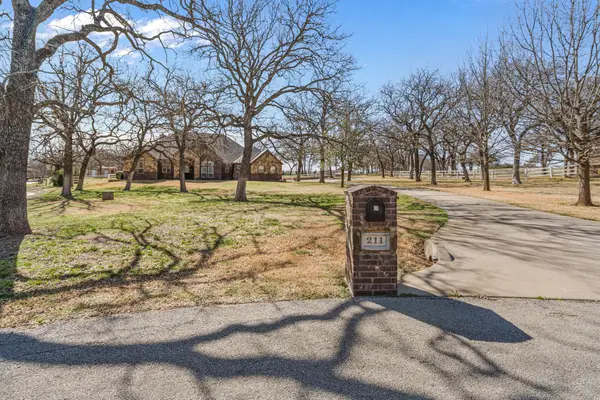 211 Pack Saddle Trail, Weatherford, TX 76088