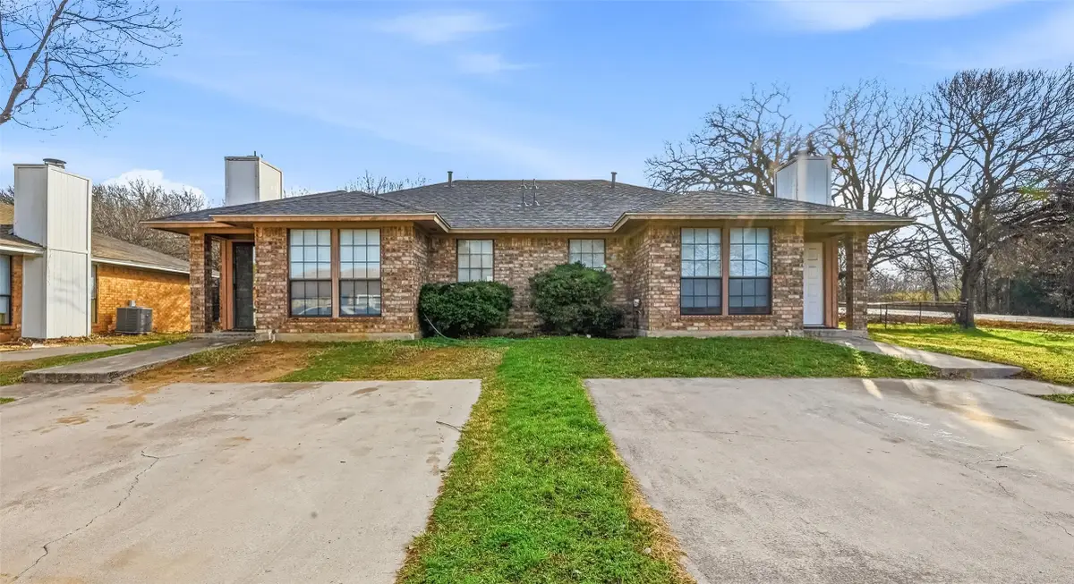 100 & 102 Oakwood Lane, Kennedale, TX 76060 - #1