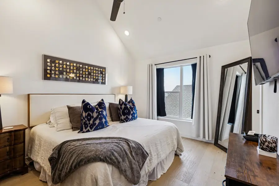 1507 N Garrett Avenue #202, Dallas, TX 75206 - #2