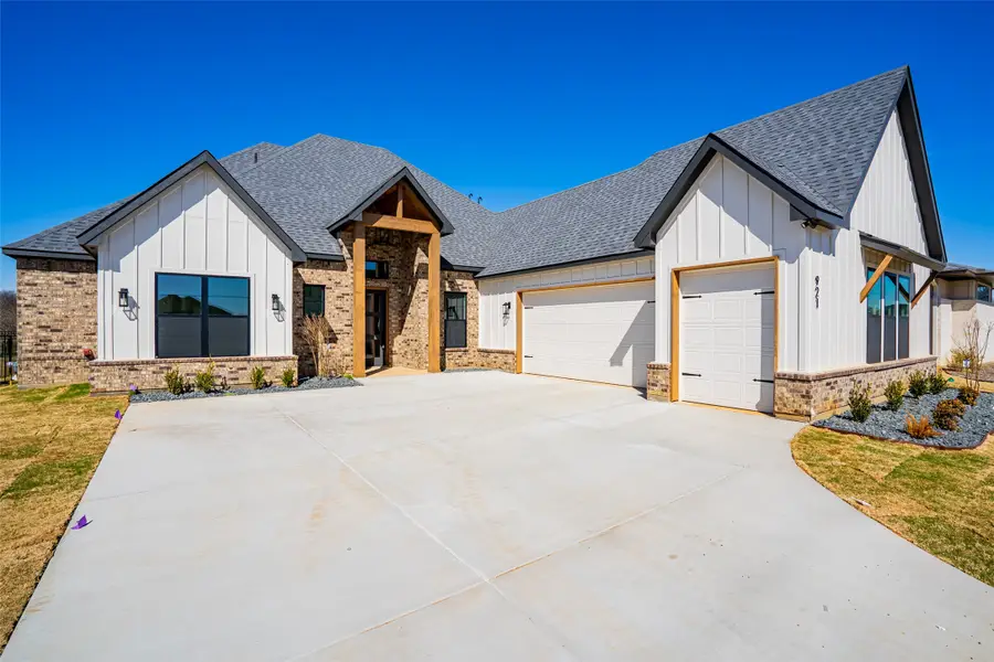 921 Bandon Dunes Drive, Burleson, TX 76028 - #2