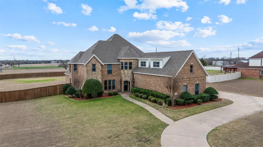 105 Kelly Drive, Waxahachie, TX 75167 - #2