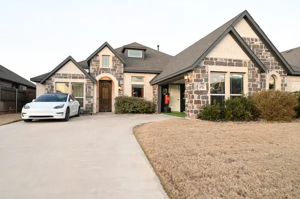 4716 Hazy Hollow Lane, Crowley, TX 76036