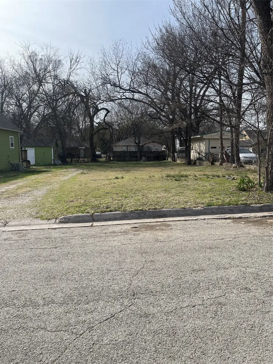 605 S Rusk Street, Gainesville, TX 76240 - #2