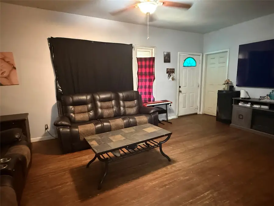 1702 Avenue C, Brownwood, TX 76801 - #3