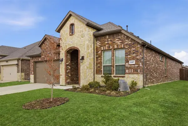 10407 Twisting Springs Drive, Aubrey, TX 76227
