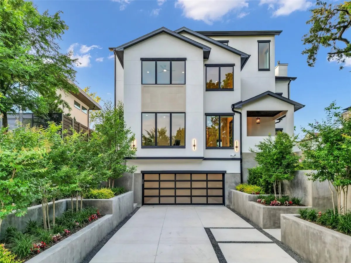 419 W Colorado Boulevard, Dallas, TX 75208 - #1