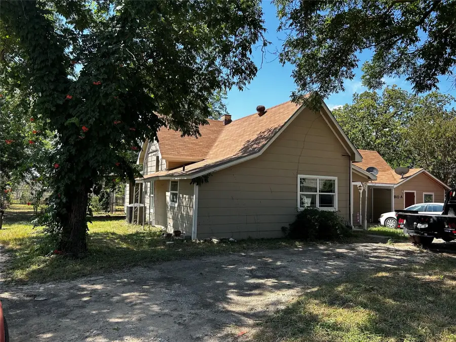 910 W Long Street #A, Stephenville, TX 76401 - #2