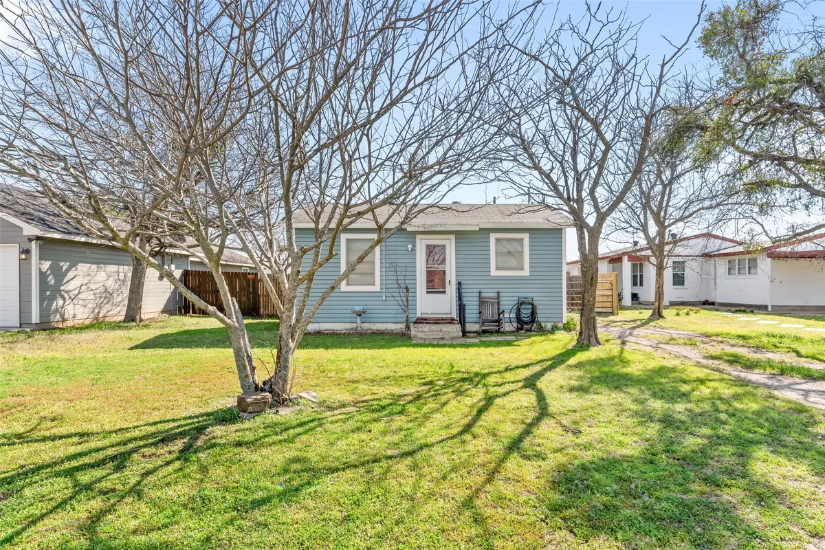 1231 W Bishop Street, Weatherford, TX 76086 - #1