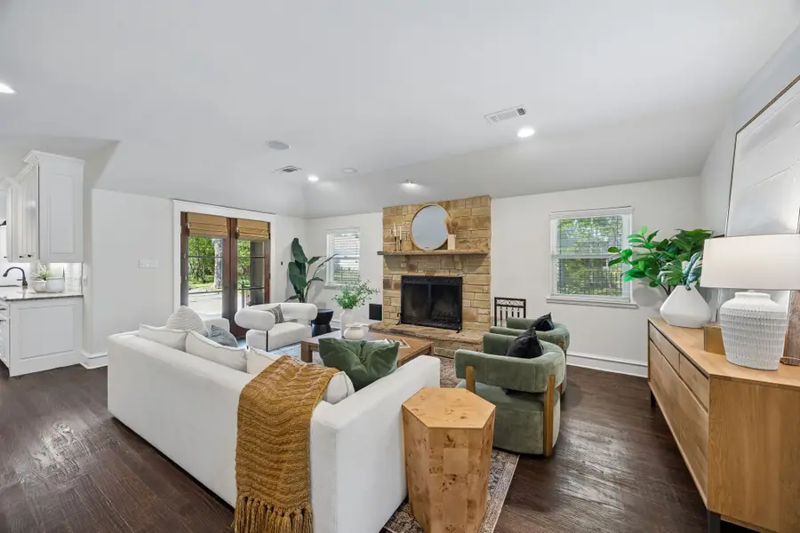 1572 Stemmons Avenue, Dallas, TX 75208 - #3