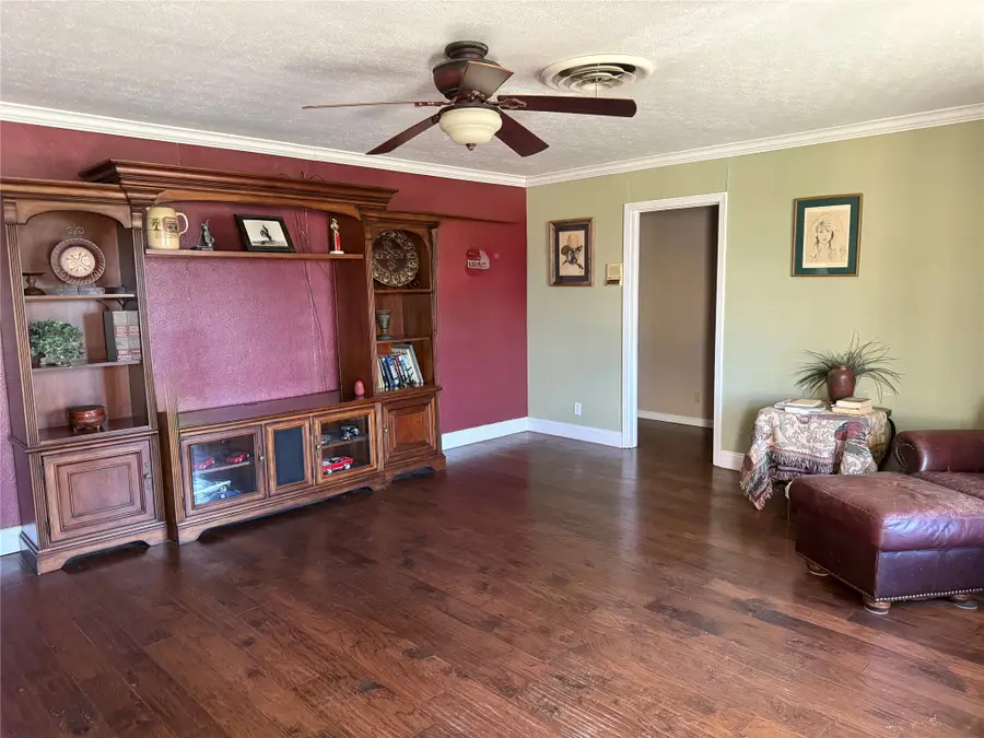 409 10th, Nocona, TX 76255 - #2