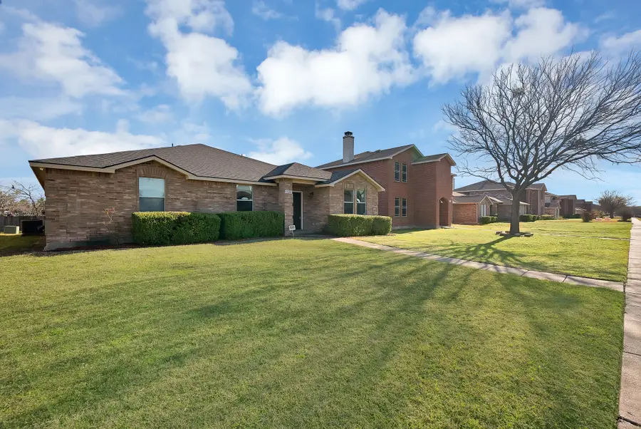 1120 Bumble Bee Drive, Lancaster, TX 75134 - #2