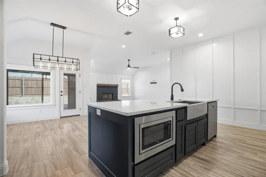 929 Tesslynn Avenue, Godley, TX 76044 - #3