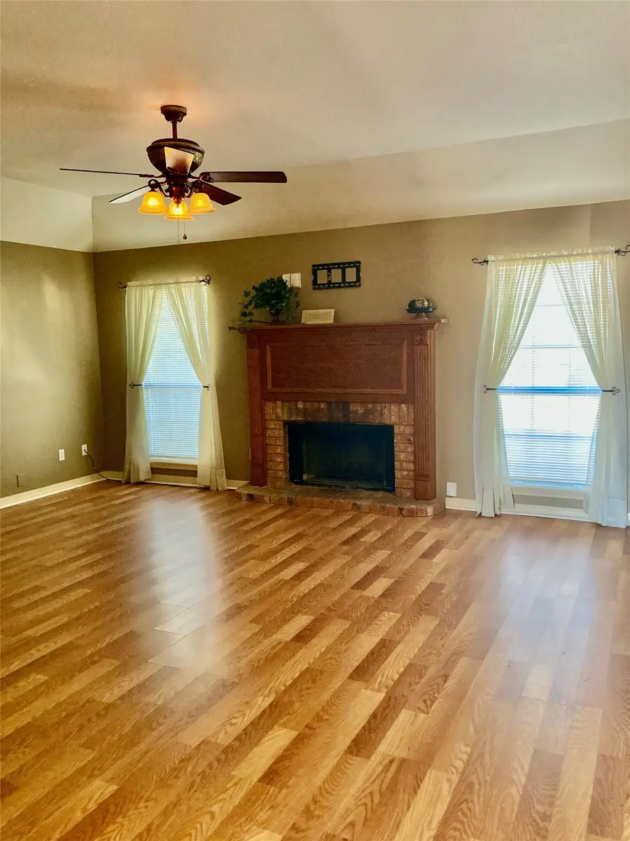 2126 Middle Creek Boulevard, Bossier City, LA 71111 - #3