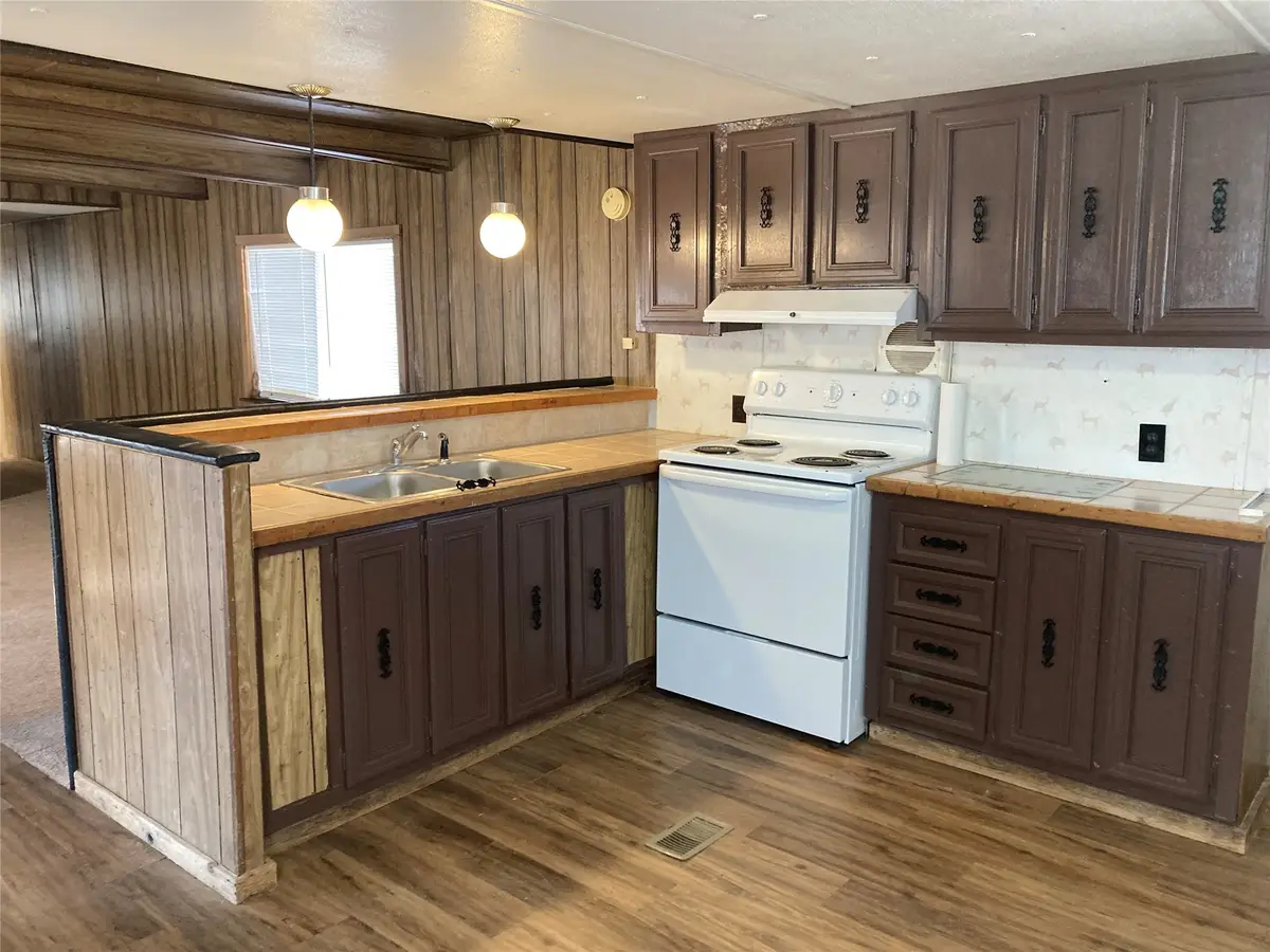 401 W Elliott Street, Breckenridge, TX 76424 - #1