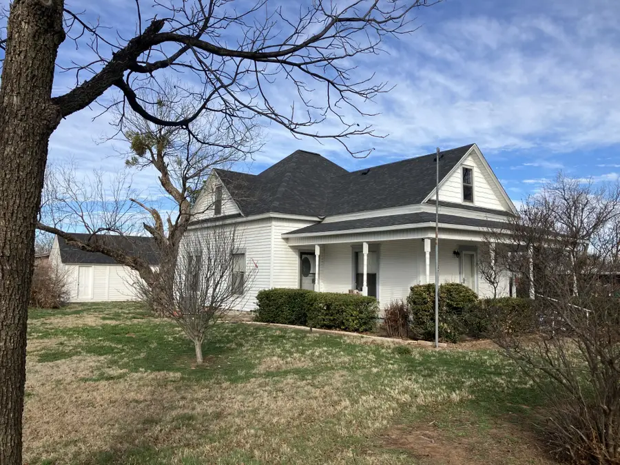 109 N Foley Street, Seymour, TX 76380 - #3