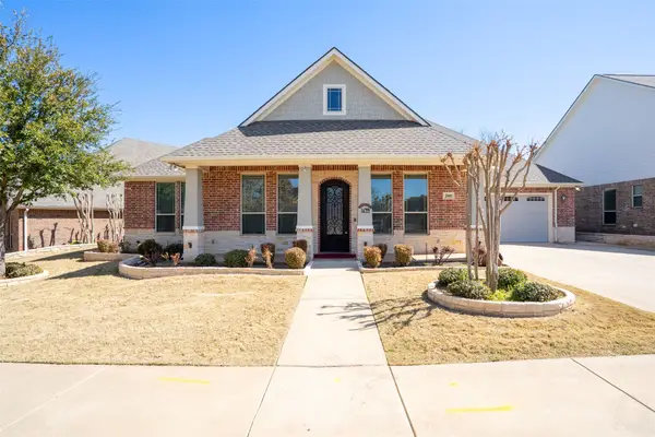 300 Turner Circle, Granbury, TX 76048