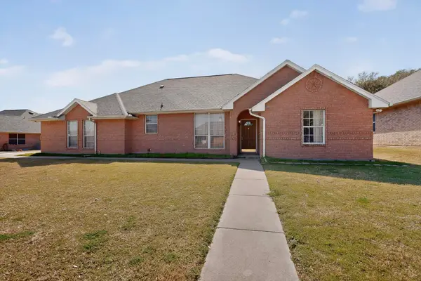 104 Shorewood Place, Joshua, TX 76058