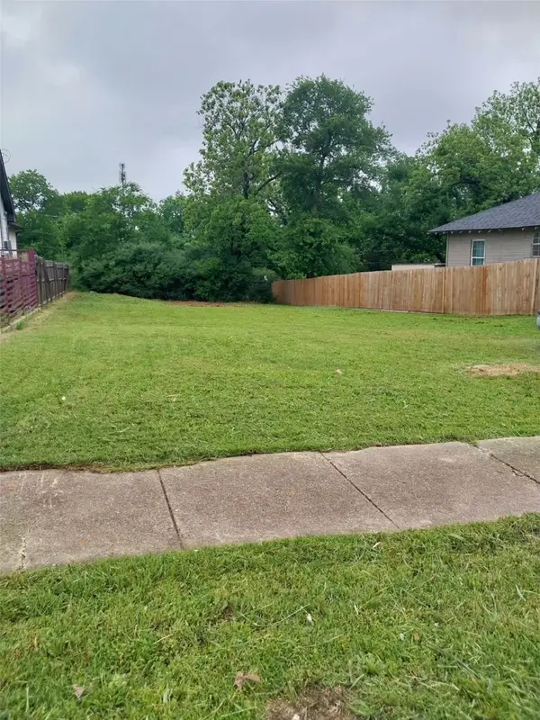 1339 E Magnolia Avenue, Fort Worth, TX 76104