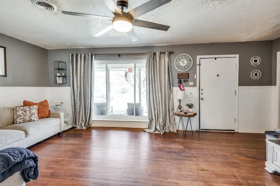 2206 Cloverdale Street, Arlington, TX 76010 - #3