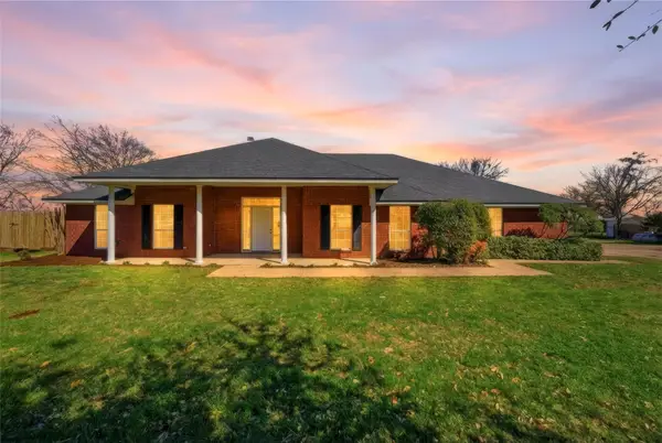 693 Mclaughlin Road, Woodway, TX 76712