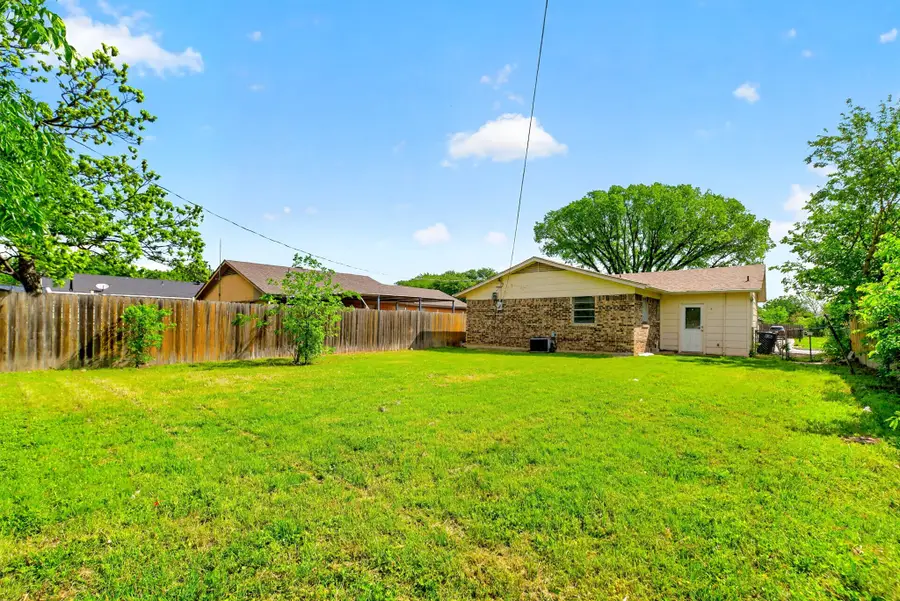 3712 Saint Louis Avenue, Fort Worth, TX 76110 - #3