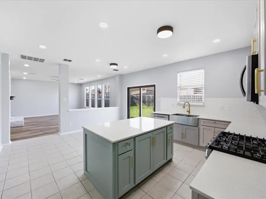 137 Heritage Drive, Crowley, TX 76036 - #3