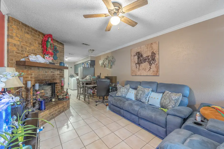 616 W Cedar, Arlington, TX 76011 - #2