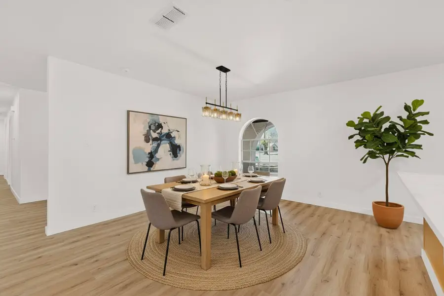 1100 Mount Vernon Street, Ennis, TX 75119 - #3