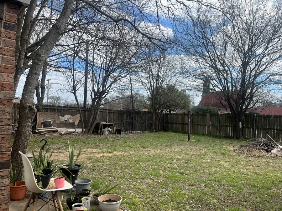 205 W South Street, Kaufman, TX 75142 - #3