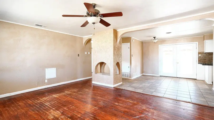 424 W Anita Street, Sherman, TX 75092 - #3