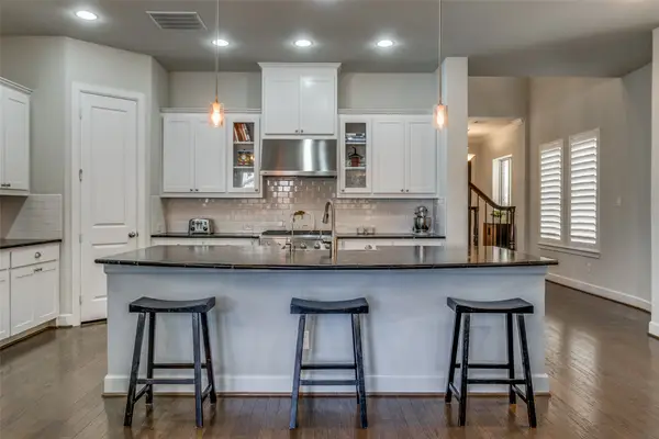 10565 Plumwood Parkway, Dallas, TX 75238