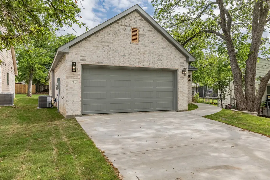 710 E Mcgee Street, Sherman, TX 75090 - #3