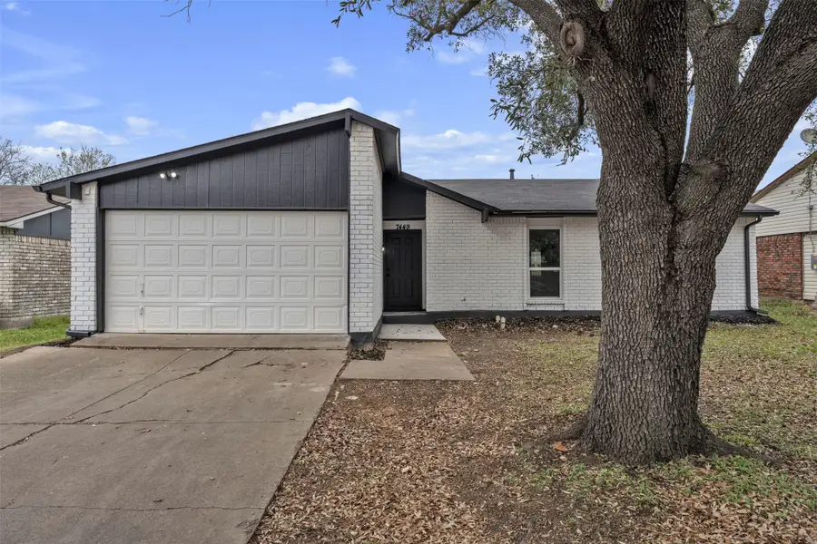 7449 Sandhurst Lane S, North Richland Hills, TX 76182 - #2