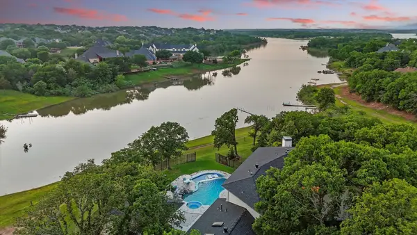 772 Lakewood Court, Highland Village, TX 75077