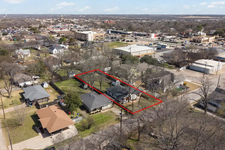 206 N Holloway Street, Cleburne, TX 76033 - #3