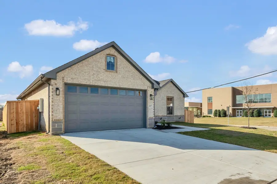 217 Alice Court, Grand Prairie, TX 75051 - #2