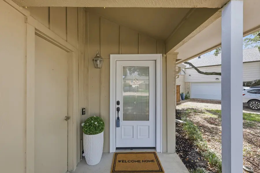 3718 Wooded Creek Drive, Farmers Branch, TX 75244 - #2