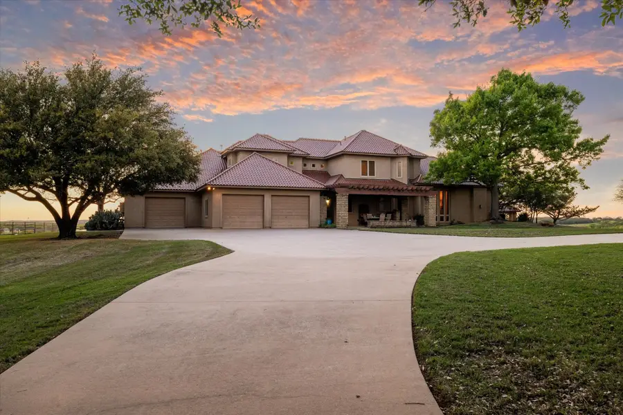 701 W Walcott Street, Pilot Point, TX 76258 - #2