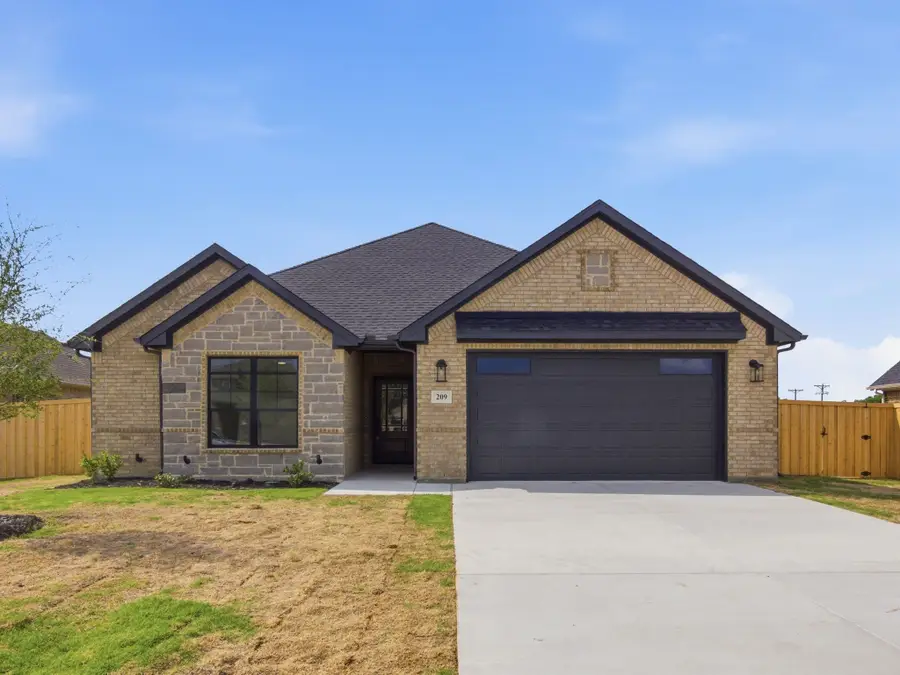 209 Alice Court, Grand Prairie, TX 75051 - #2