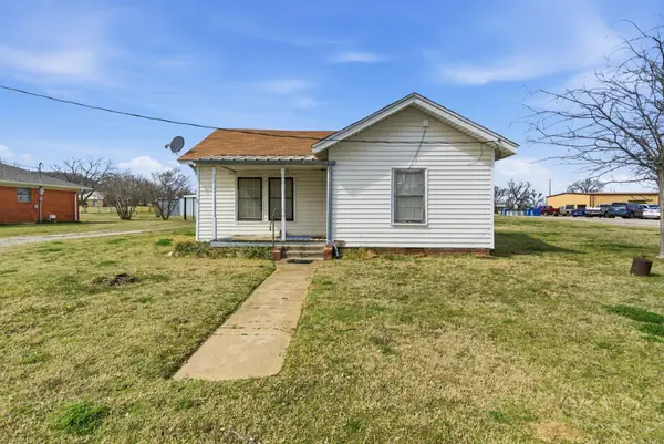 211 Pine Street, Gordon, TX 76453