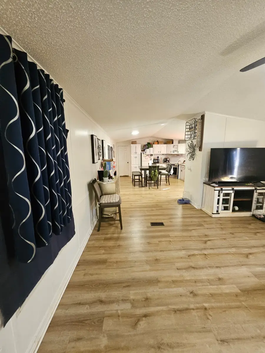 5714 Shoreline Circle S, Fort Worth, TX 76119 - #3