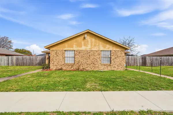 1109 Mountain View Street, Glenn Heights, TX 75154